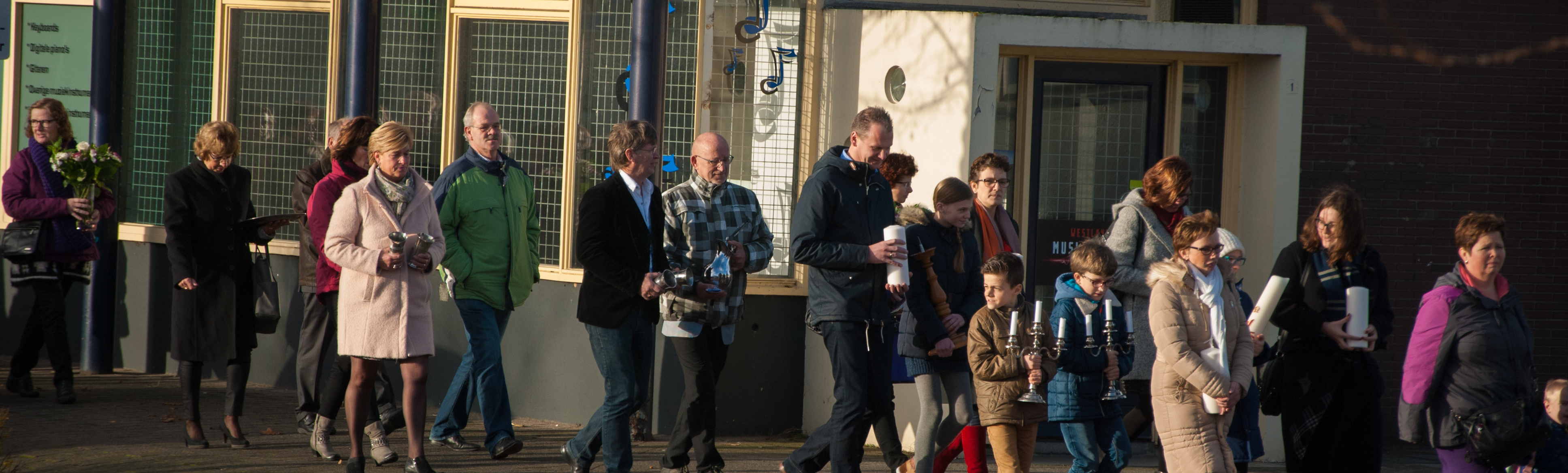 Processie van De Voorhof naar de Rehobothkerk